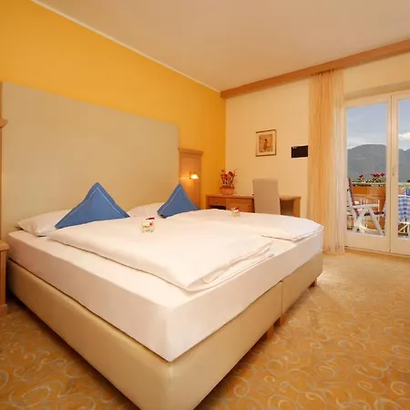 Hotel Ultenerhof 3*